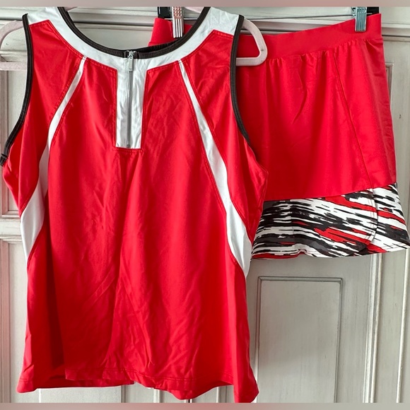 PRELOVED 2 pc SZ L Tail Red and White Zip-Up Top and tennis skirt set - Picture 1 of 12